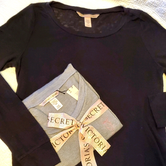 🎀 2 VICTORIA'S SECRET LOUNGE-WARE TOPS 🎀 - Picture 2 of 5